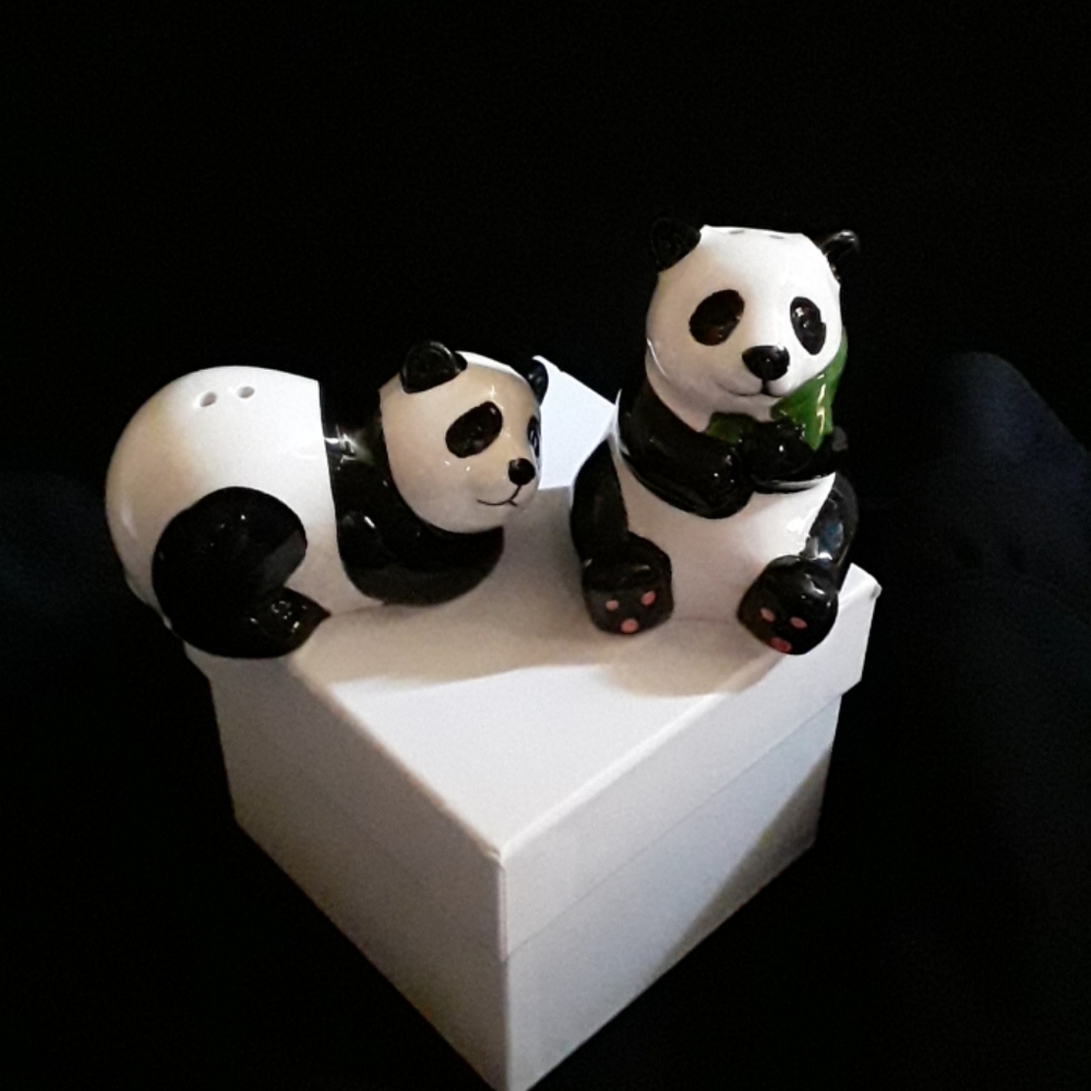 PANDA SALT  & PEPPER SHAKERS